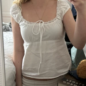 Söt topp - Gullig blus från Brandy Melville💞☺️oanvänd. Passar 34-36