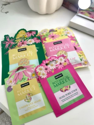 Sence Botanical Market set - Set/kit med fyra delar. Innehåller under eye mask, face mask, nose pore strip och hair mask cap. 🤗🤗