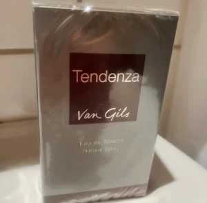 Van Gils-parfym (Rare) - Mycket sällsynt herrdoft från Van Gils. Finns ej att hitta på nätet eller i butik. Ny, inplastad. Original.