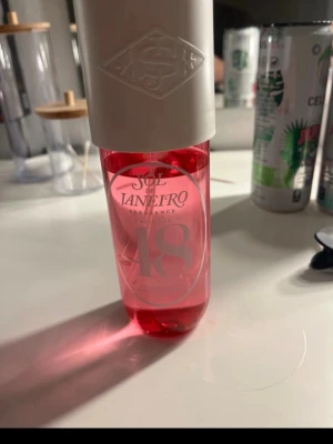 Sol de Janeiro 48 parfymmist 240ml - Fräsch parfymmist från Sol de Janeiro,  48. Den största (240 ml)