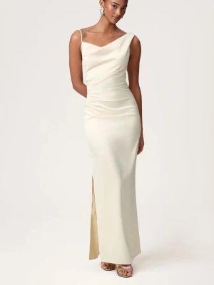 Adoore Almeria Dress - Almeria Dress från Adoore. Färg Vanilla Yellow. Storlek 36. Mycket bra skick, använd en gång. Nypris 1595 sek