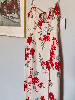 Rom Com klänning 🦋 - Säljer vacker klänning från NA-KD. helt ny! 🌹 