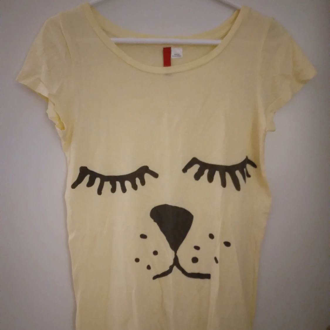 Ljusgul topp / Tshirt med djuransikte. Bomull. Luftig. Strlk: XS-SMALL. - 3