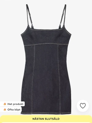 Jeans klänning - Populära klänningen i storlek 36!! Helt ny, endast testad. Säljer då den inte satt nå bra på mig❤️