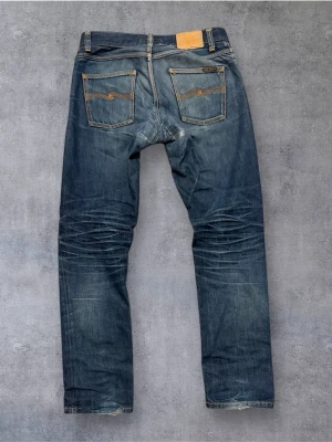 Nudie Fearless Freddie ( Dry )  - Säljer nu mina nudie fearless freddie med otroliga fades och honeycombes som kommit av många års användning. Lagning vid skrevet men annars inga defekter Mått Midja: 42 Ytterben: 102,5 Benöppning: 17,5  Pris kan diskuteras 😁