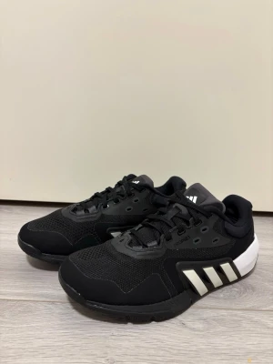 Adidas training shoes - ADIDAS DROPSET Malli: GW3905 Koko: 36 2/3 Ovh: noin 120€  Postitus/nouto  gym kuntosali crossfit