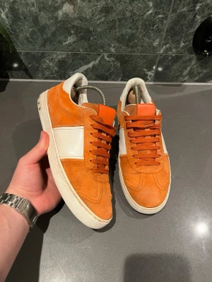 Valentino Flycrew skor  - Valentino Flycrew skor | Bra skick | Storlek 41 passar 42 | Box ingår | Hör av dig vid minsta fråga eller fundering📩