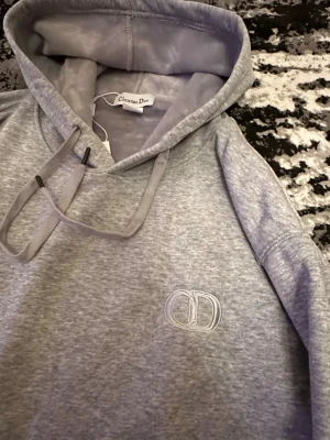 D10R  hoodie - D10R hoodie size m cond 9-10 mjukt material på insidan 