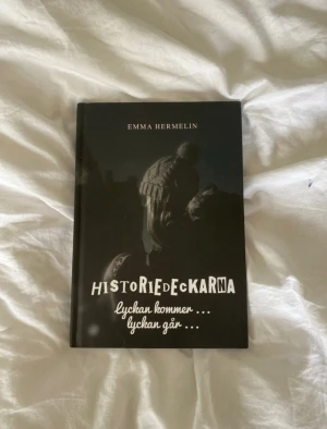 Bok - Bok: historiedeckarna-lyckan kommer lyckan går av Emma hermelin
