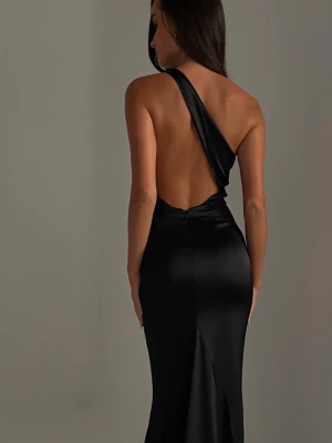 Svart balklänning med öppen rygg - Från meshki, helt ny med prislapp! Nypris ca 1250kr. Modellen Harper. Storlek S 