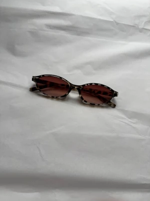 Solglasögon - Splitter ny har aldrig använts