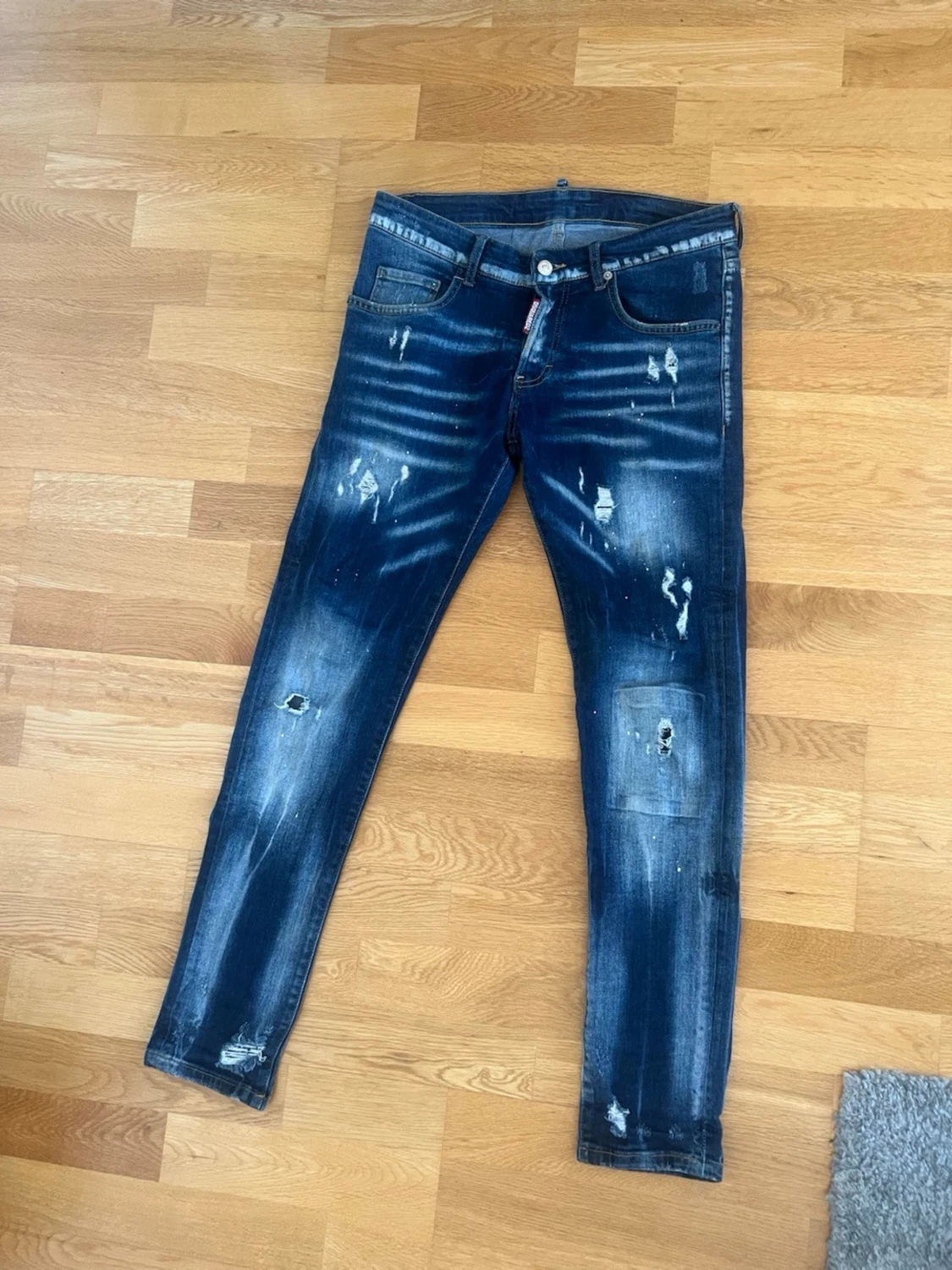 Mörkblå slitna jeans Dsquared2