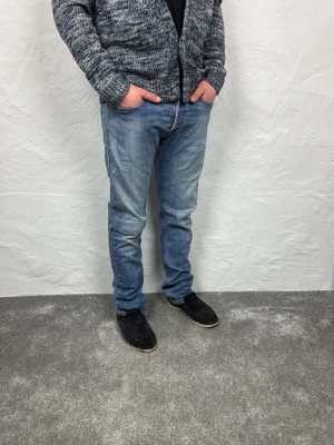 Replay jeans  - Ett par riktigt snygga jeans från Replay i storlek W32 L34 i modellen Newbill