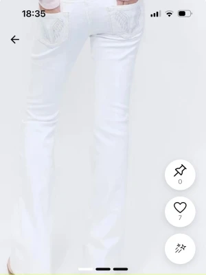 SÖKER!!! - Söker dessa i jeans från 14+ modellen. Söker i storlek XS eller S. De är från Gina och det måste vara med vingarna på fickorna. Hör av dig om du kan sälja så kan vi diskutera priset❤️