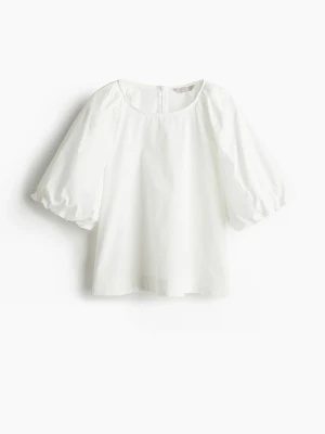 Vit blus puffärm - Jättefin blus med puffärm😍 använd fåtal gånger och är som ny💕