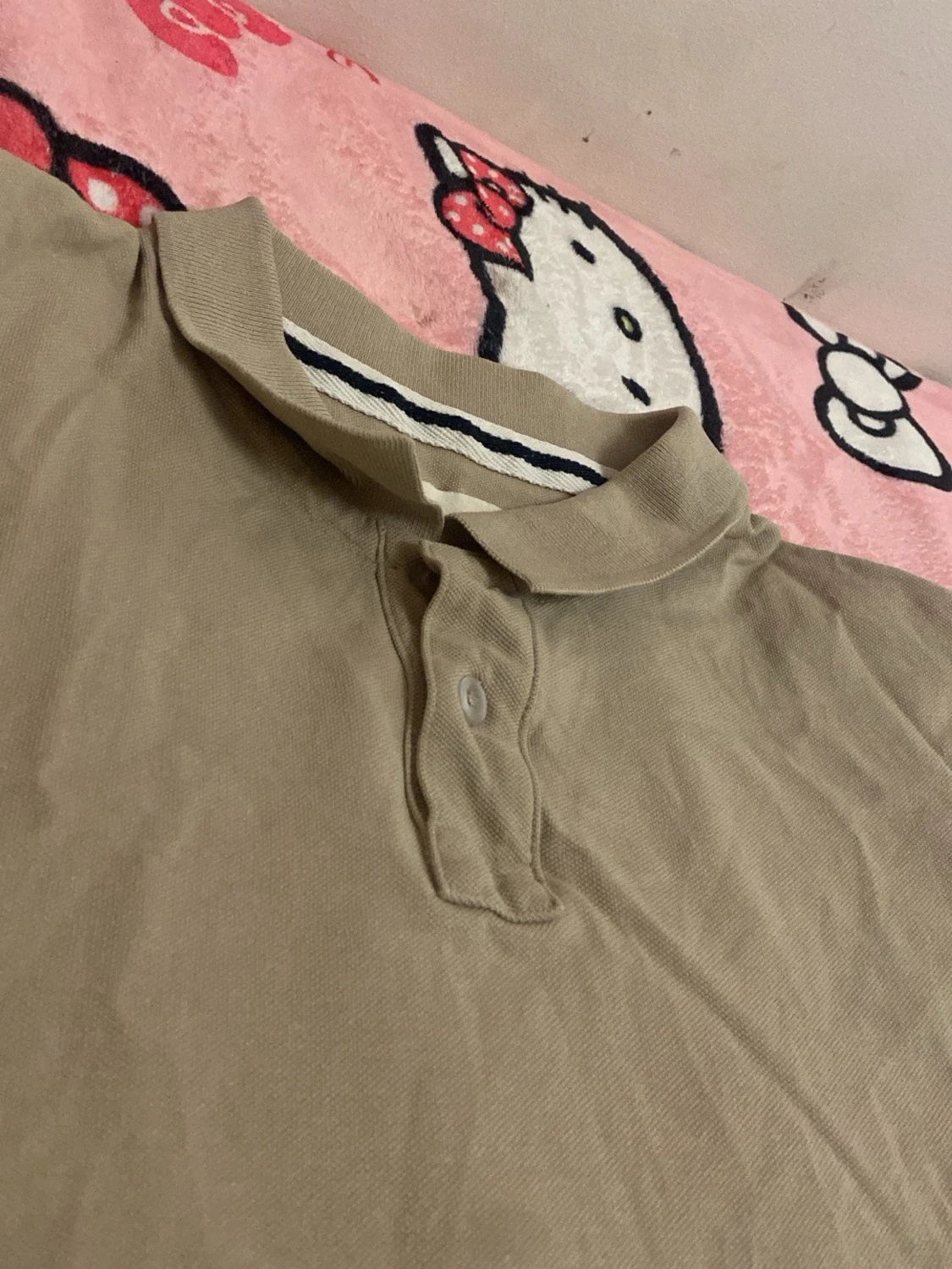 Beige pikétröja med krage - 1