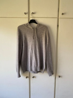 Kashmir Hoodie sayless - Kashmir Hoodie från sayless, köpt i september.