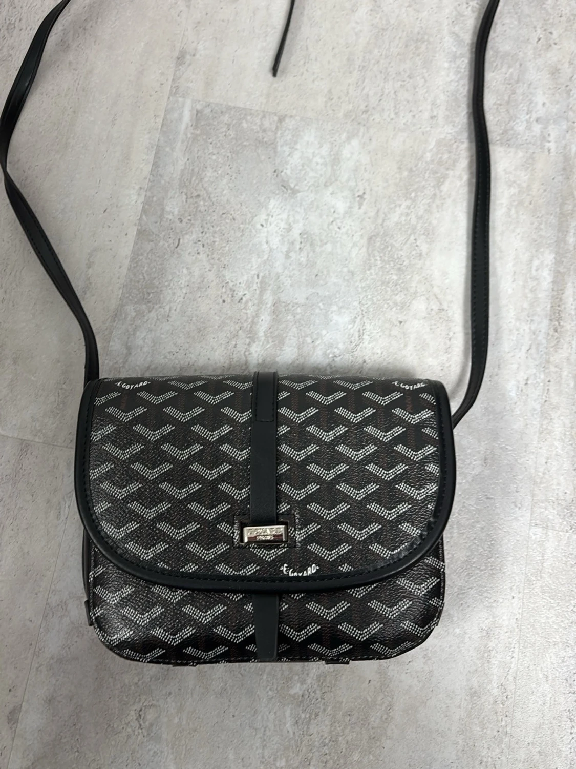 Svart axelväska - 1