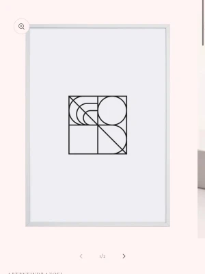 Ram 2st - Säljer två ramar ”white wood frame” från artbytindrazofi, köpt för 760kr🤍50x70cm