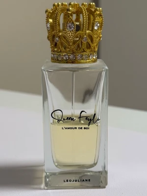 Queen Feyli L’ amour de soi - Ungefär halva flaskan kvar av 50 ml.