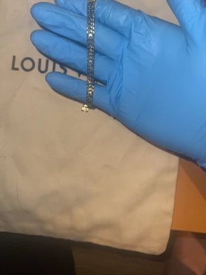 18k guld pläterade armband - Helt ny. Köpte från online butiken Swedora! För 249