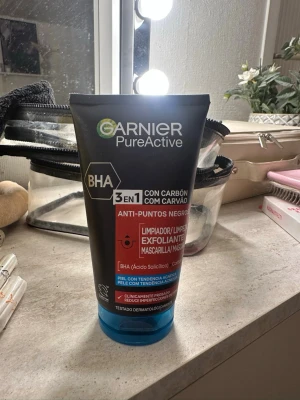 Garnier  - Garnier face mask, hela kvar endast testad 