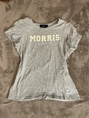 Tajt t-shirt 2000’s - Morris lady t-shirt