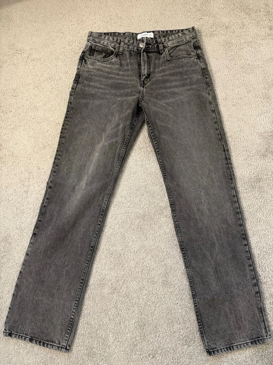 Grå raka jeans från Pull&Bear