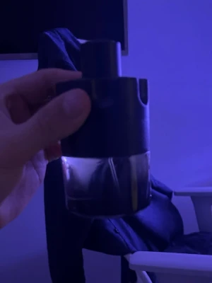 Azzaro parfym - Azzaro most wanted intense | Perfekt fresh everyday scent | Populär bland tjejer | Knappt använd då jag har en ny