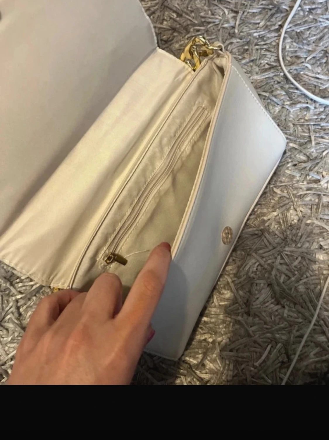 Beige quiltad handväska med kedja - 3