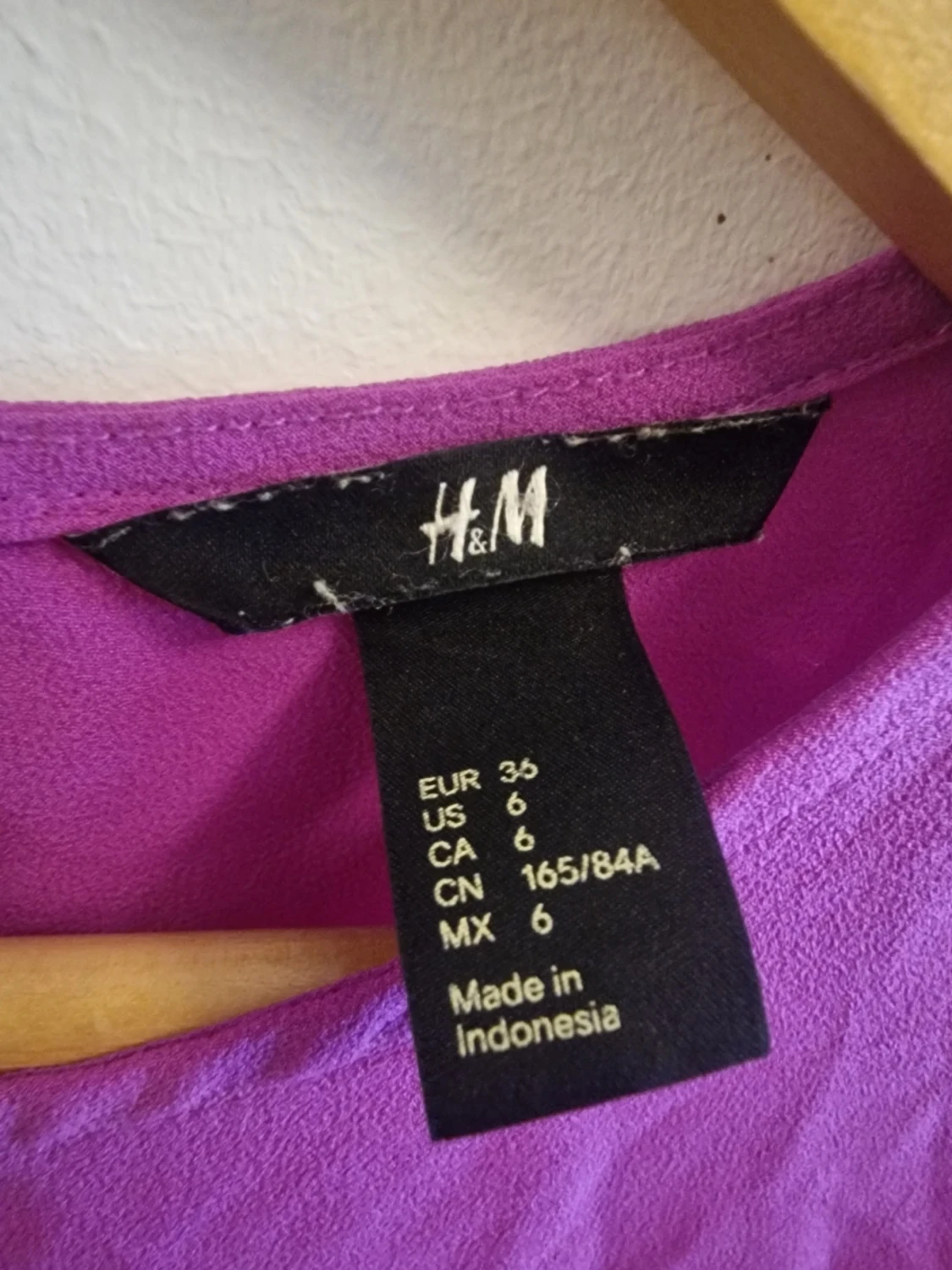Lila topp från H&M med rund hals - 1