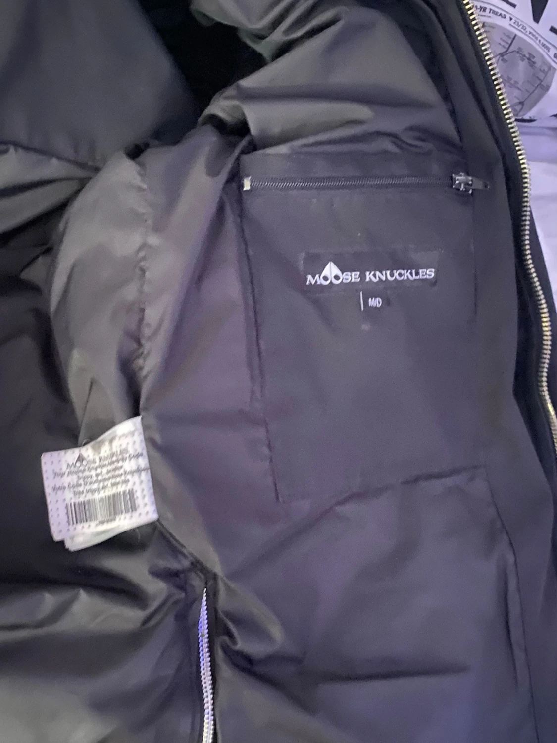 Svart moose knuckle dunjacka med vit päls - 2