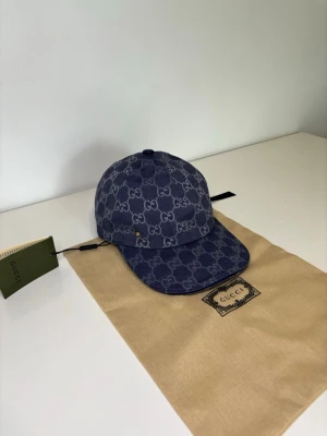 Gucci keps - Helt ny blå Gucci keps. Finns fler spännande artiklar på profilen!!