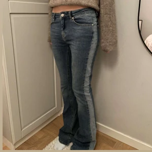 Blå bootcut jeans - DÖ SNYGGA FLARE JEANS🦋🦋🦋 NER TRAMMPADE !!!