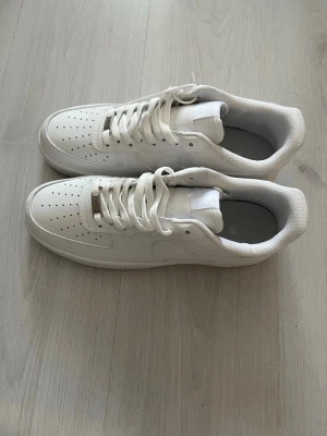 Nike Air Force 1  - AF1 i storlek 45, ny och oanvänd 