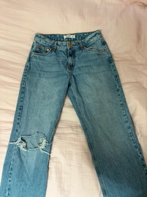 Slitna baggy jeans - Slitna baggy jeans från pull & bear