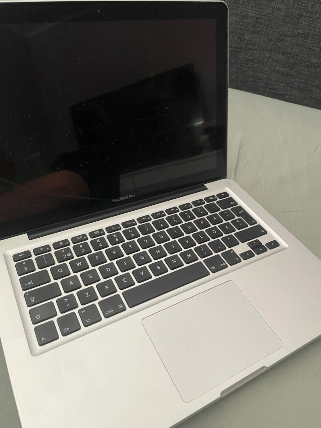 MacBook Pro silver bärbar dator - 1