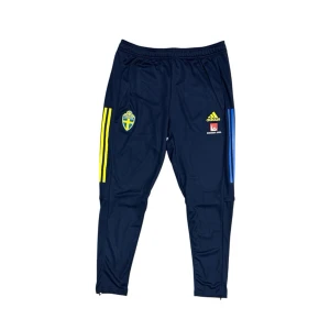Adidas Sweden Football Training Track Pants - Den här varan kommer auktioneras ut på Sneakershyllan x Plick Live den Tisdagen 23 juni kl 18