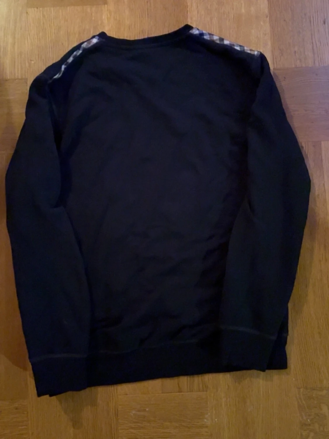 Svart sweatshirt från Aquascutum - 2