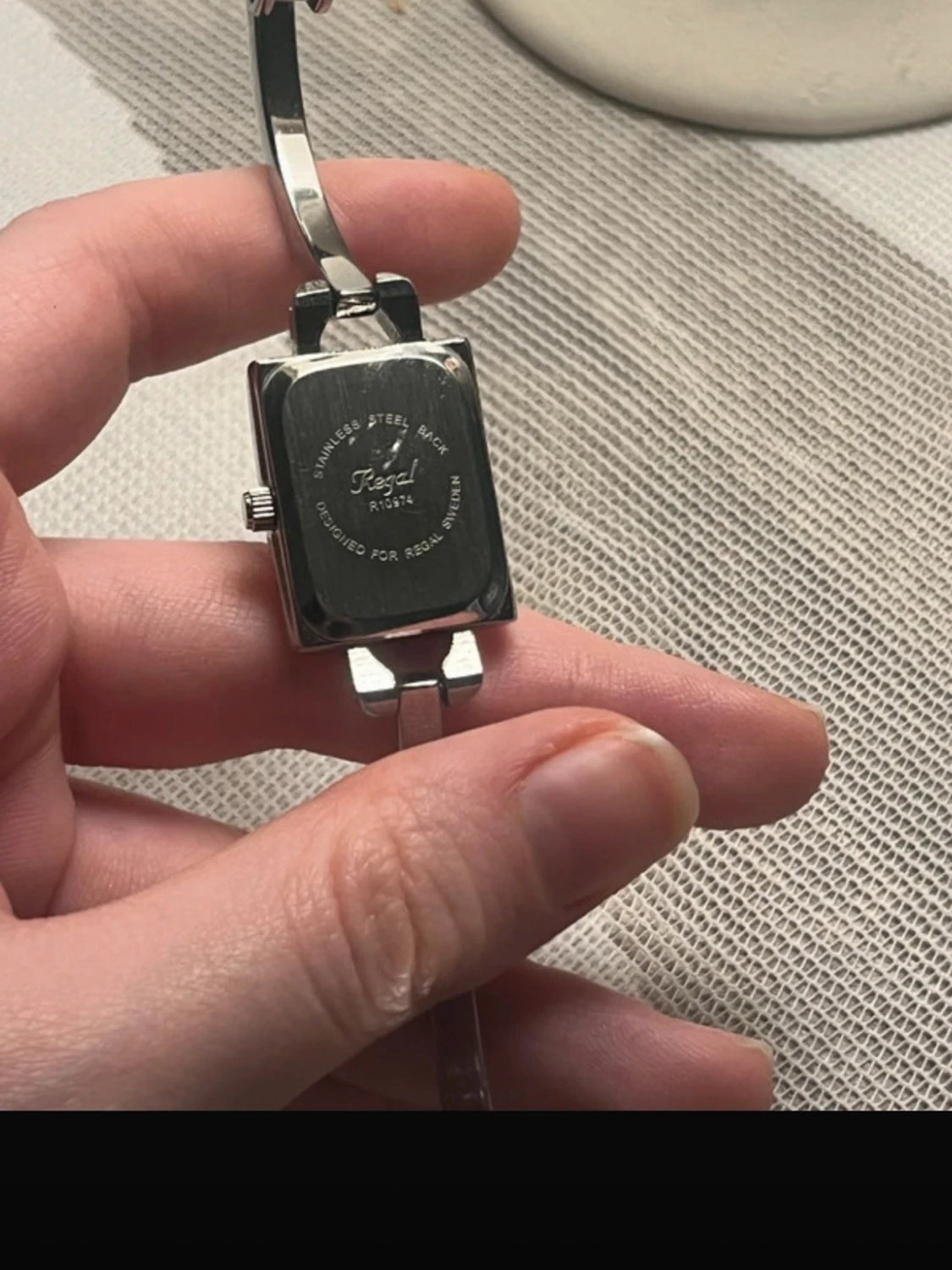 Rektangulär silverfärgad klocka - 5