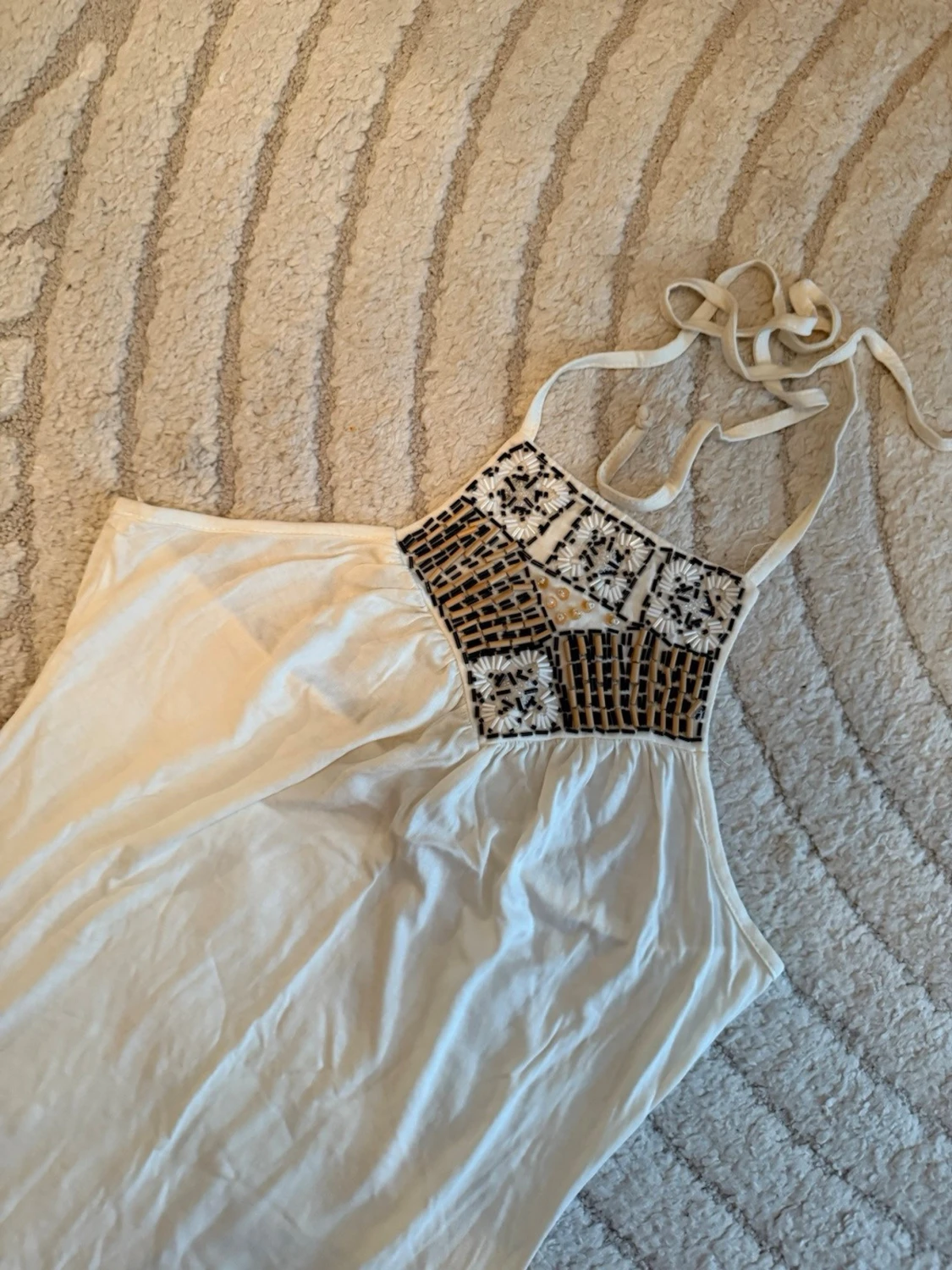 Vit halterneck topp med brodyr - 1