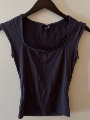 Topp Gina tricot  - Gråblå topp från Gina i strl XXS