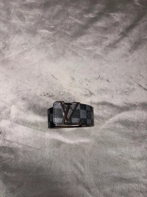 Lv bälte  - Ett premium bälte perfekt för alla tillfällen!