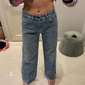 basic vida jeans - vida jeans som ej kmr t användning, från junkyard. strl 26💓💓