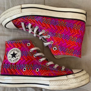 Färgglada converse  - Så unika och fina converse! Fint skick(går av tvätta ännu renare!!!)💗