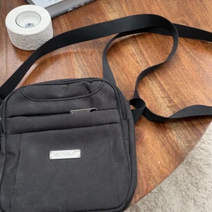 Shoulderbag/axelväska - Väska i nyskick köpt för 3-400kr