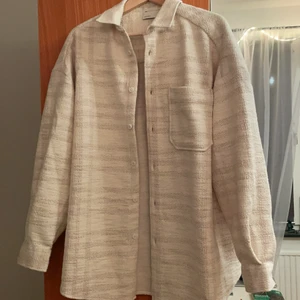 Asos oversized skjorta - Aldrig använd, strl M (stor i storleken) 