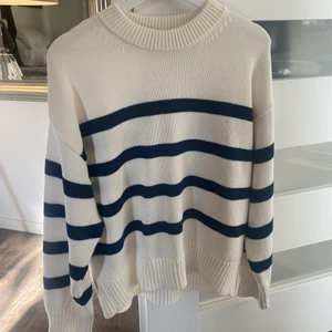 Randig tröja - Nyskick! Ifrån bikbok