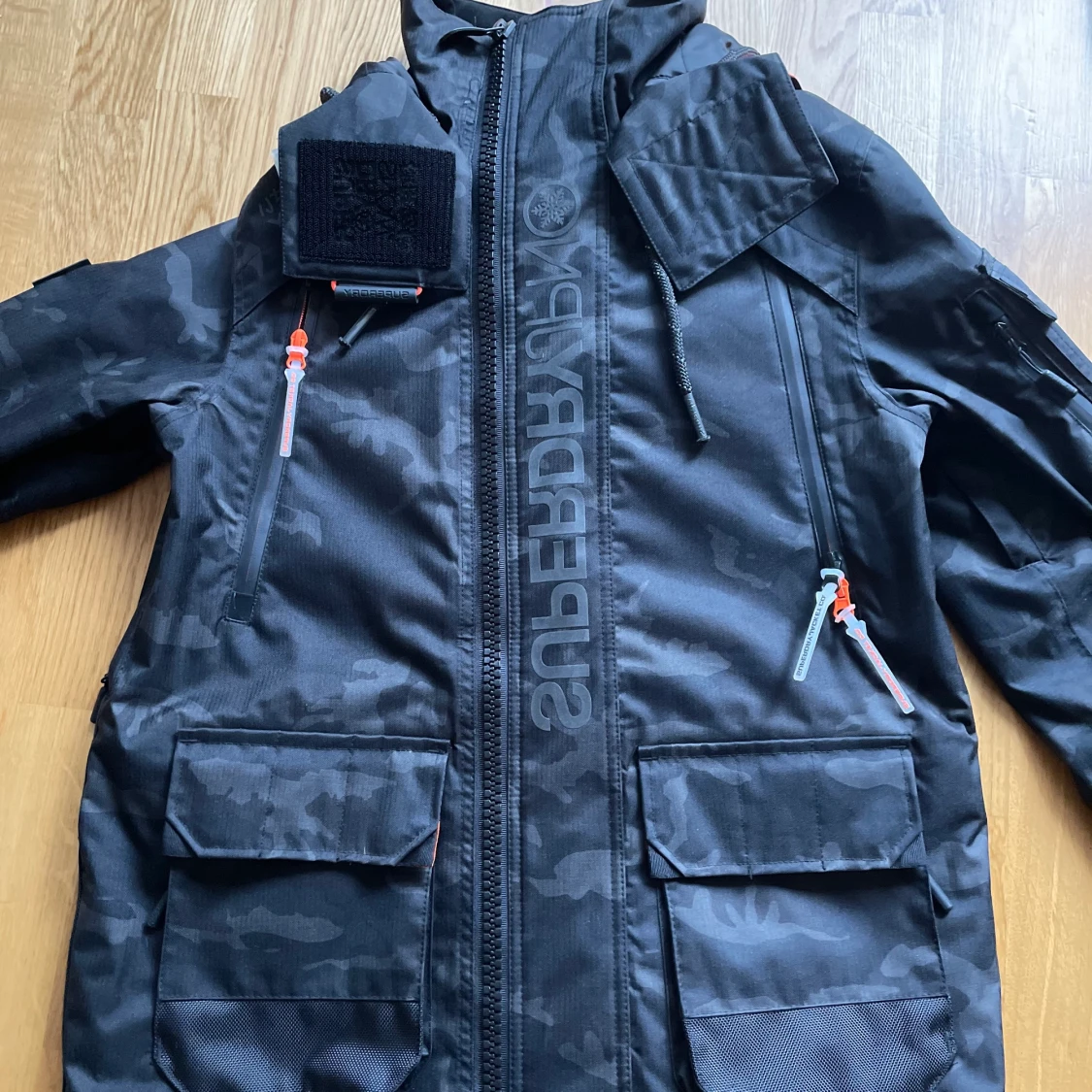 Superdry Snow Jacket L 