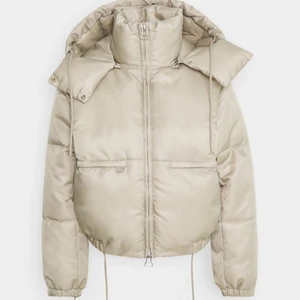 Weekday - Weekday Hanna short puffer jacka. Slutsåld överallt! 